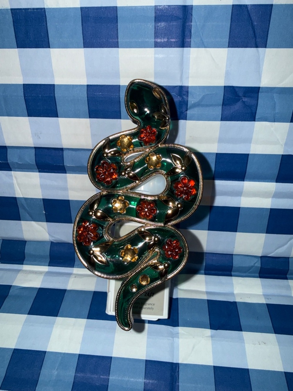 Snake plug in
